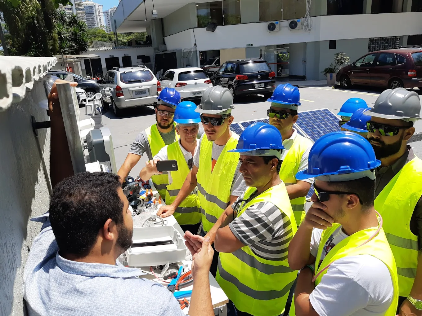 Prática com sistemas fotovoltaicos